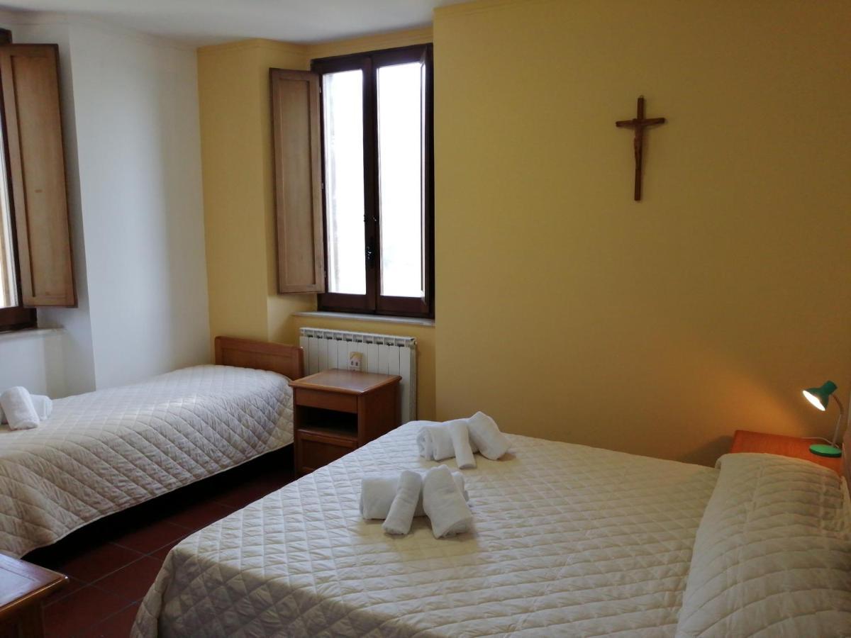 Casa Per Ferie Ulivo D'Assisi Villa Bagian luar foto